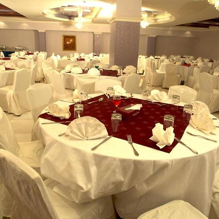 Safeer Plaza Hotel Muscat Exterior photo